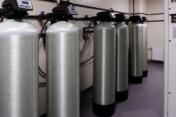 Waterontharders met ionenuitwisseling